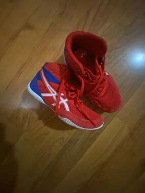 Asics Youth Wrestling Shoes - Classic Red/White 1.5 size
